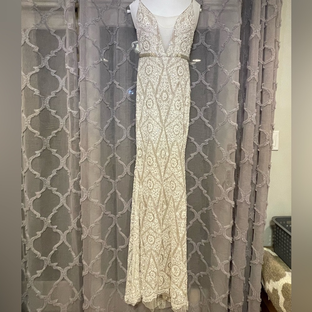 Beautiful Berta Wedding Dress Never Used size 2